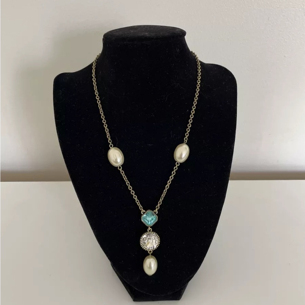 Heidi Daus Elegant Gold and Pearl Necklace